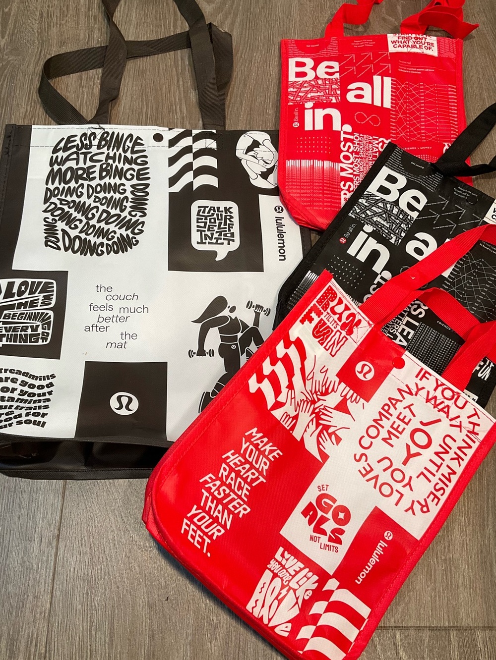 Bundle 4 Lululemon shopping tote bags